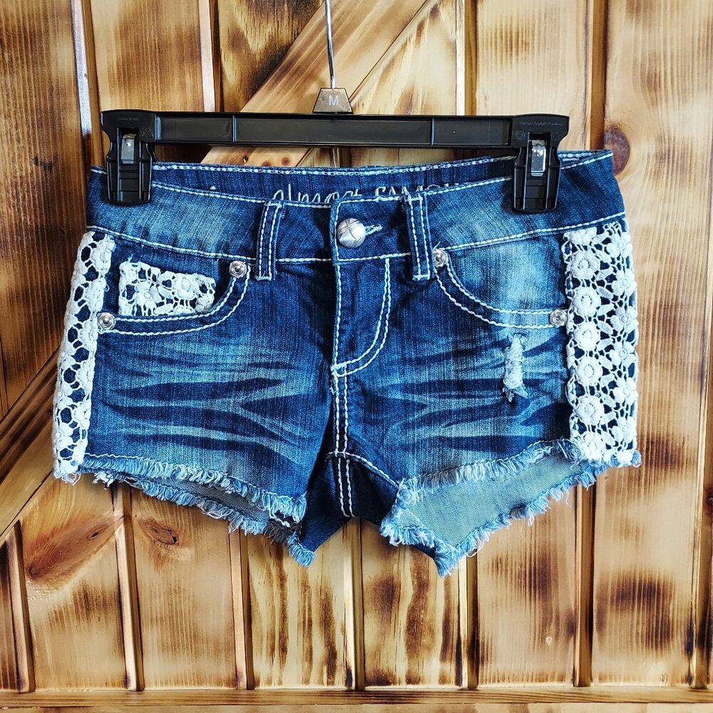 Almost Famous Juniors Jean shorts